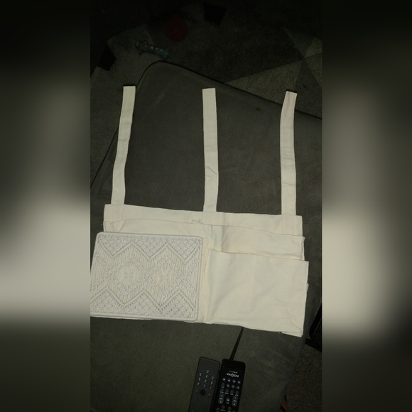 Linen and Macrame Organizer - Picture 4 of 5